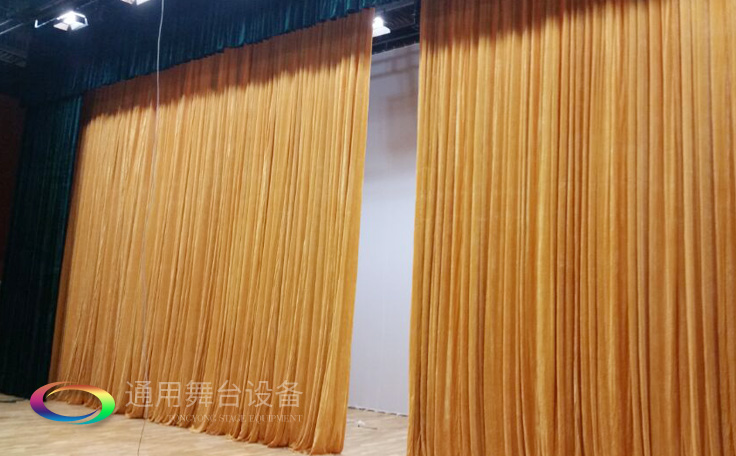 舞臺大幕舞臺阻燃幕布www.winhorn.com.cn、二、三道幕等分割表演區域，移換場景不間斷